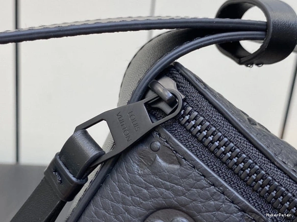 VUITTON LOUIS Moon Crossbody 0709